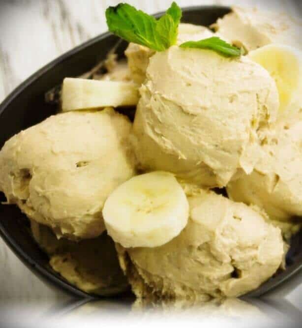 helado de platano con cacahuate